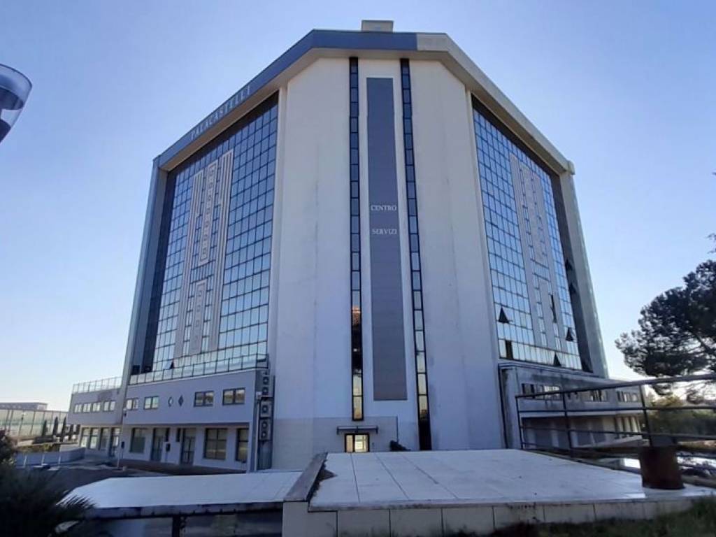 intera palazzina in affitto a Pomezia