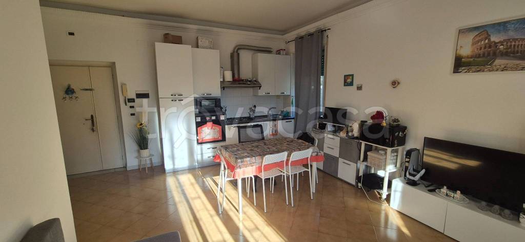 appartamento in affitto a Pomezia