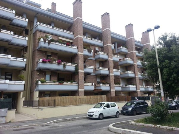 appartamento in affitto a Pomezia in zona Colli di Enea