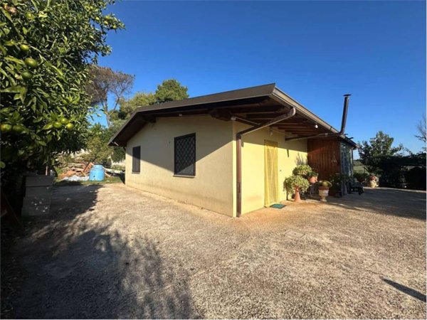 casa indipendente in affitto a Pomezia in zona Santa Palomba