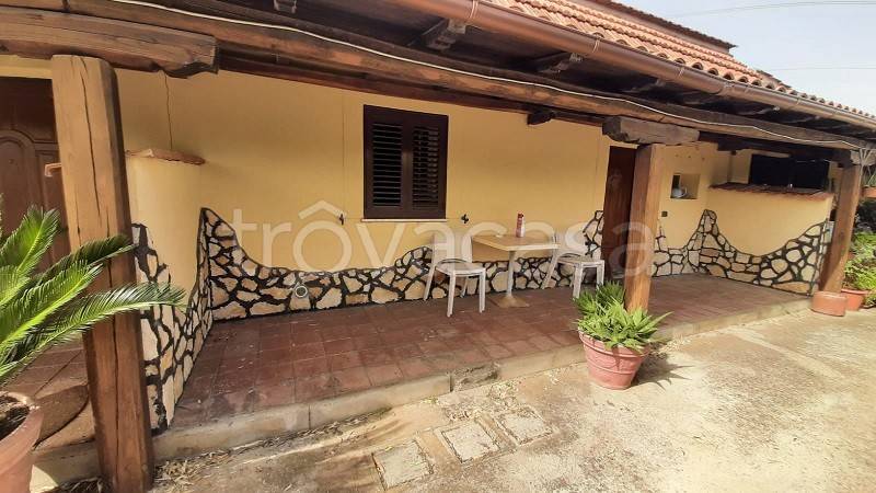 casa indipendente in affitto a Pomezia