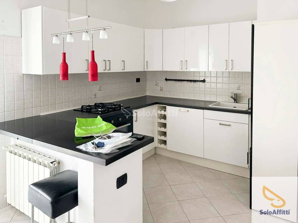 appartamento in affitto a Pomezia in zona Pratica di Mare