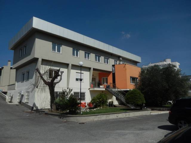 capannone in affitto a Pomezia