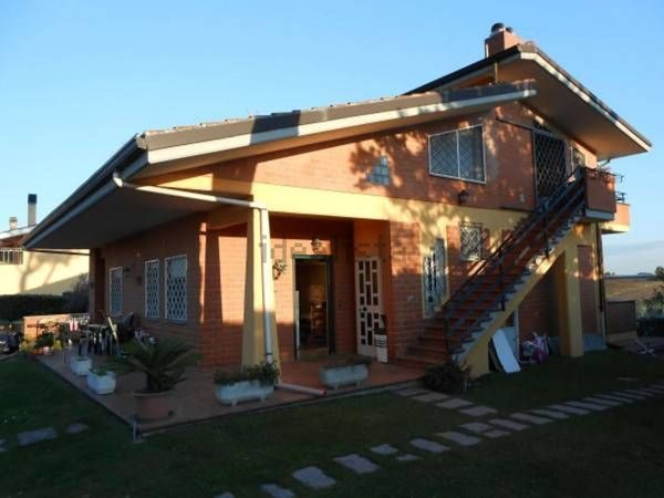 appartamento in affitto a Pomezia in zona Santa Procula