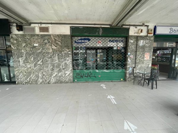 negozio in affitto a Pomezia