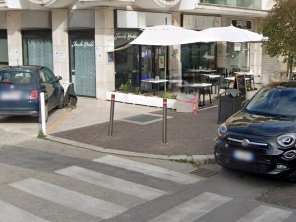 negozio in affitto a Pomezia