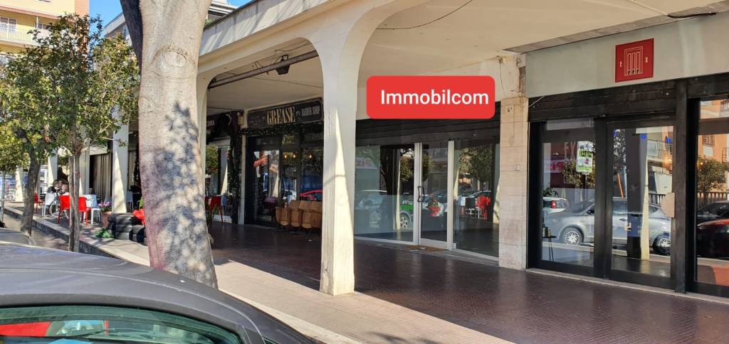 negozio in affitto a Pomezia