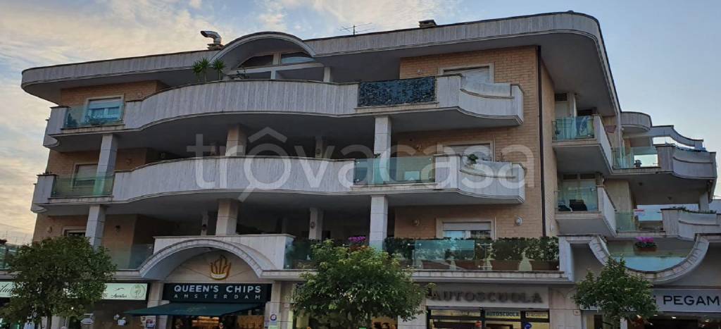 appartamento in affitto a Pomezia