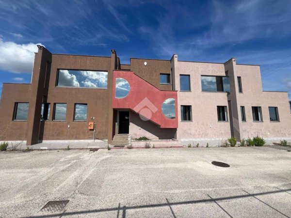 locale commerciale in affitto a Pomezia in zona Santa Procula