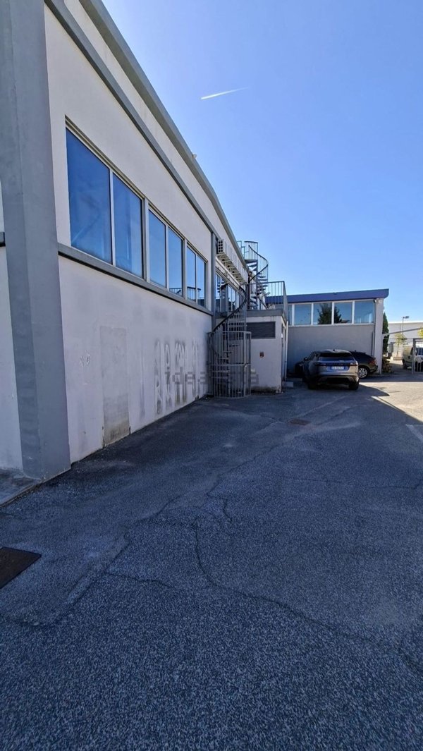 ufficio in affitto a Pomezia