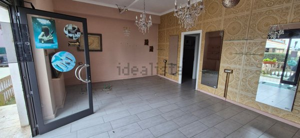 locale commerciale in affitto a Pomezia in zona Santa Procula