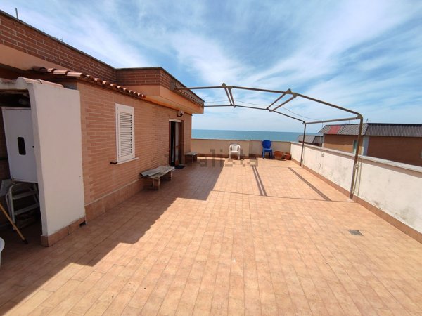 appartamento in affitto a Pomezia in zona Torvaianica