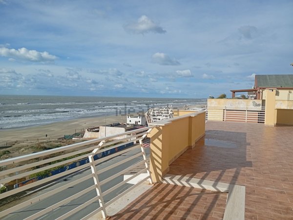 appartamento in affitto a Pomezia in zona Torvaianica