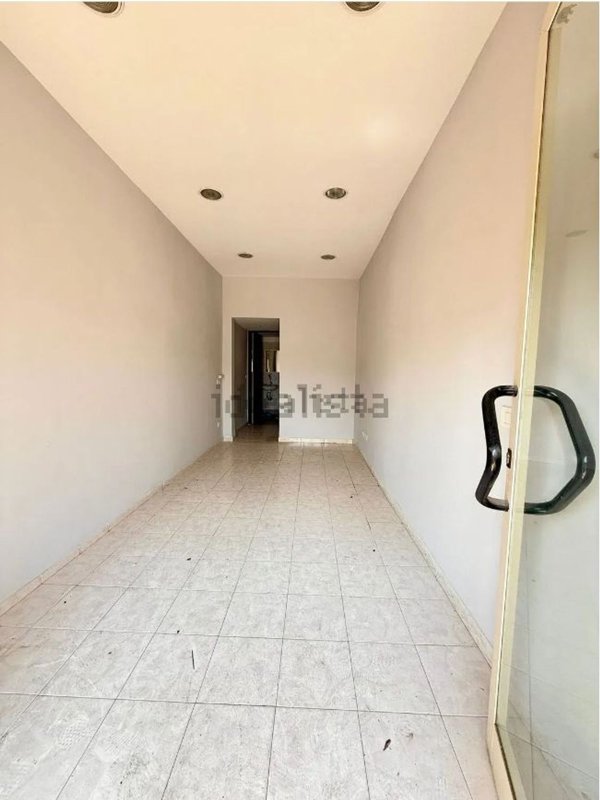 negozio in affitto a Pomezia