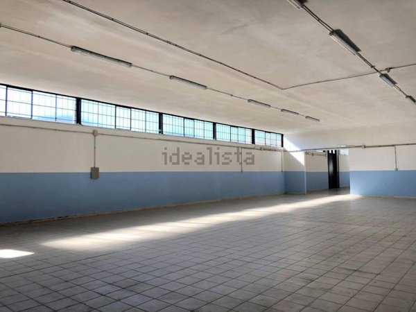 capannone in affitto a Pomezia