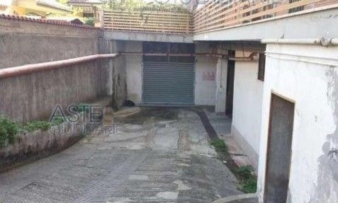 locale di sgombero in affitto a Pomezia in zona Torvaianica