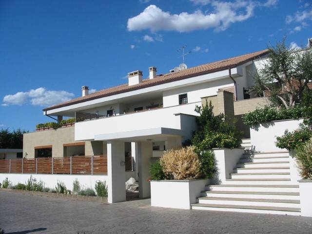 appartamento in affitto a Pomezia