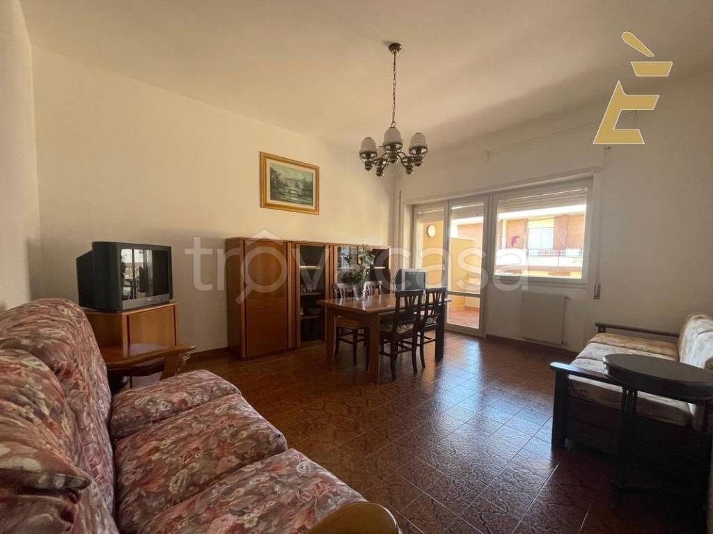 appartamento in affitto a Pomezia in zona Torvaianica