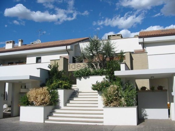 appartamento in affitto a Pomezia