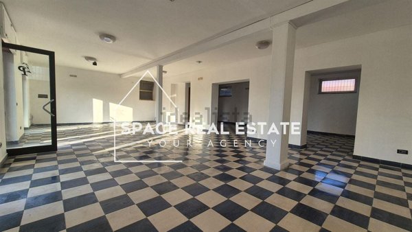 locale commerciale in affitto a Pomezia in zona Castagnetta