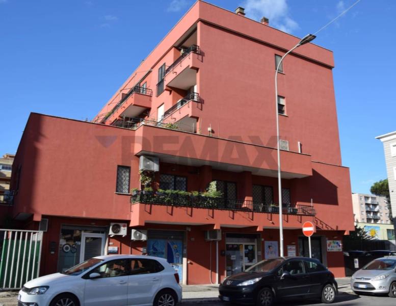 negozio in affitto a Pomezia