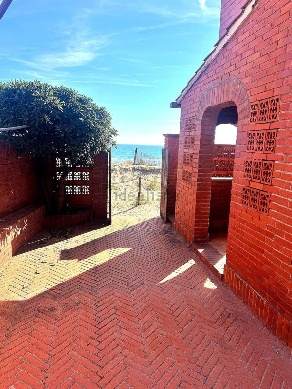 appartamento in affitto a Pomezia in zona Torvaianica