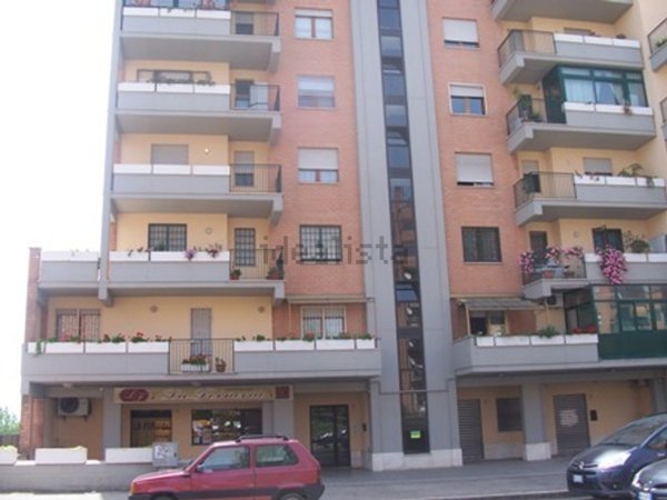 appartamento in affitto a Pomezia in zona Santa Palomba