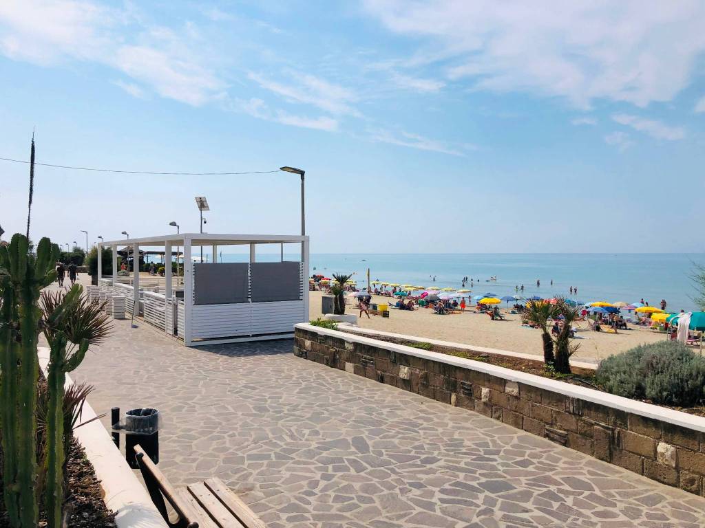 appartamento in affitto a Pomezia in zona Torvaianica