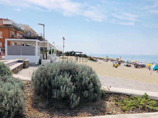 appartamento in affitto a Pomezia in zona Torvaianica