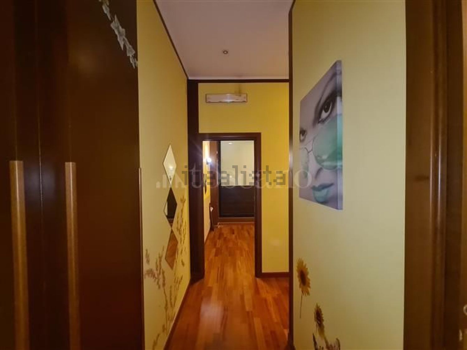 locale commerciale in affitto a Pomezia