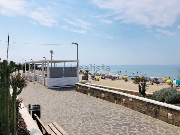 appartamento in affitto a Pomezia in zona Torvaianica