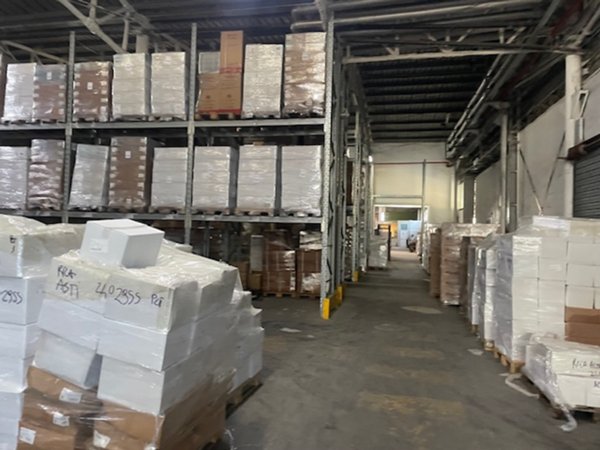 capannone in affitto a Pomezia