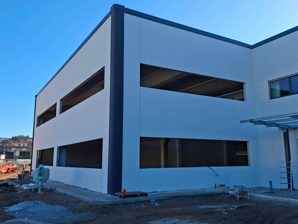 locale commerciale in affitto a Pomezia in zona Pratica di Mare