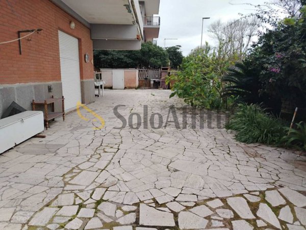 appartamento in affitto a Pomezia in zona Torvaianica