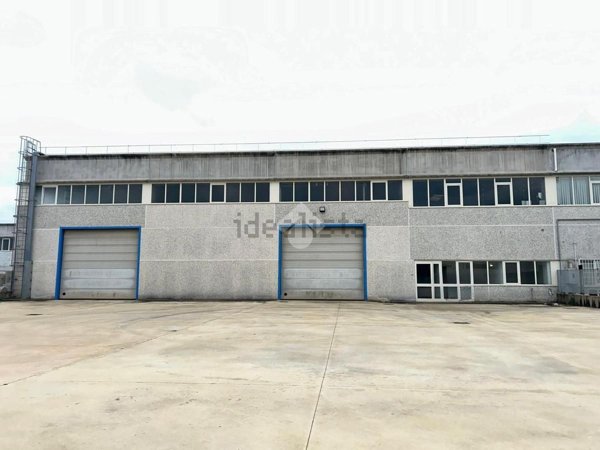 capannone in affitto a Pomezia