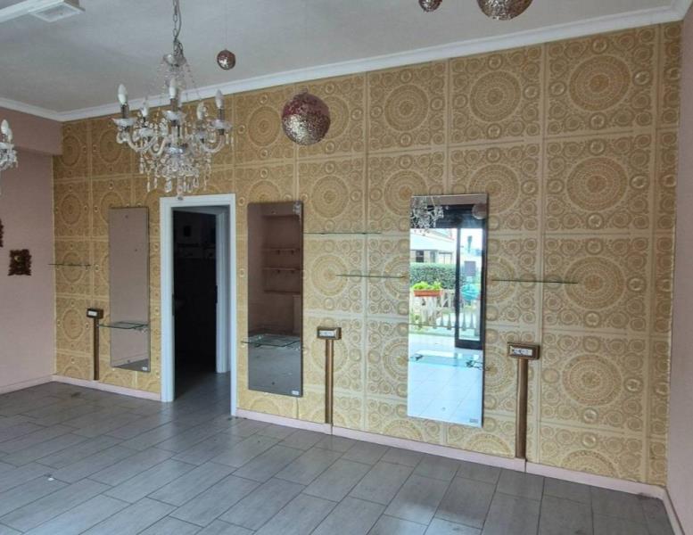 locale commerciale in affitto a Pomezia in zona Santa Procula