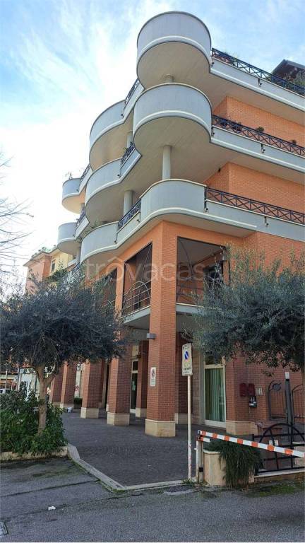 appartamento in affitto a Pomezia