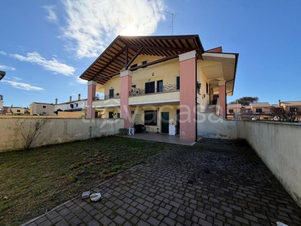 appartamento in affitto a Pomezia in zona Campo Jemini