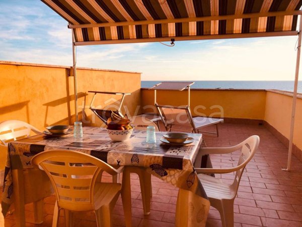 appartamento in affitto a Pomezia in zona Torvaianica