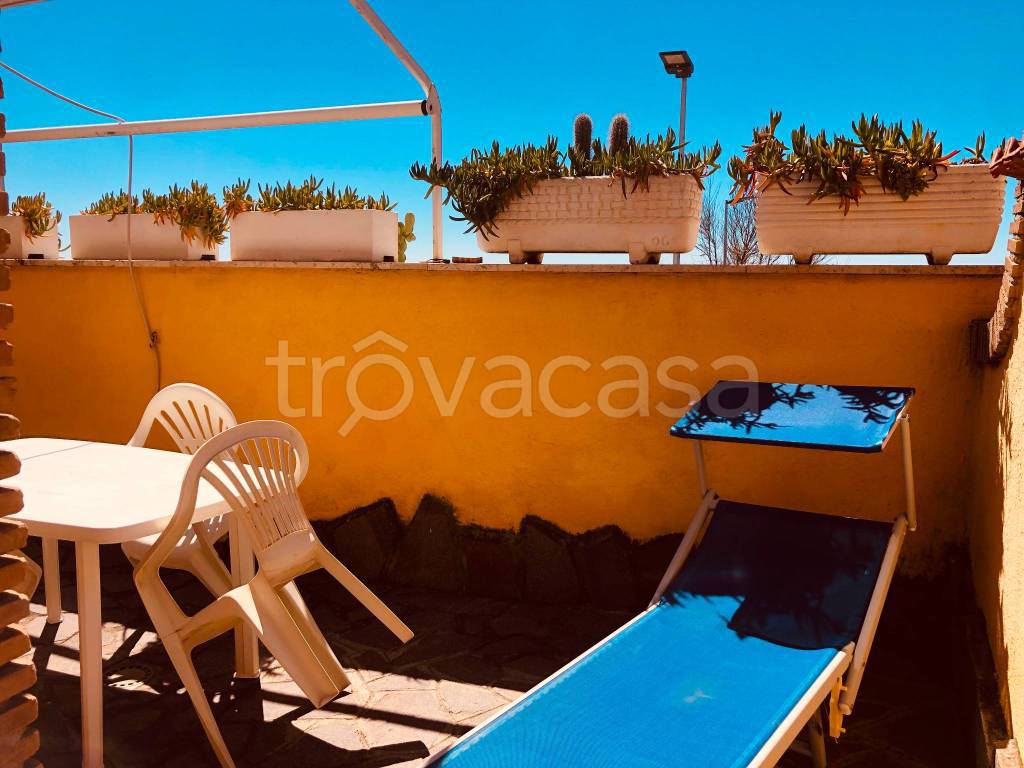 appartamento in affitto a Pomezia in zona Torvaianica