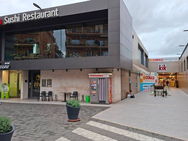 negozio in affitto a Pomezia