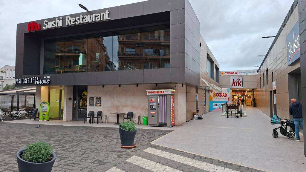 negozio in affitto a Pomezia