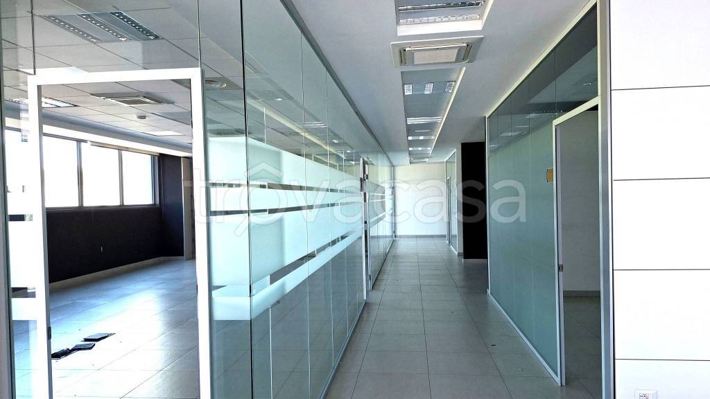 ufficio in affitto a Pomezia