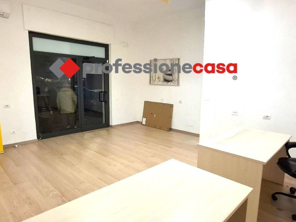 negozio in affitto a Pomezia