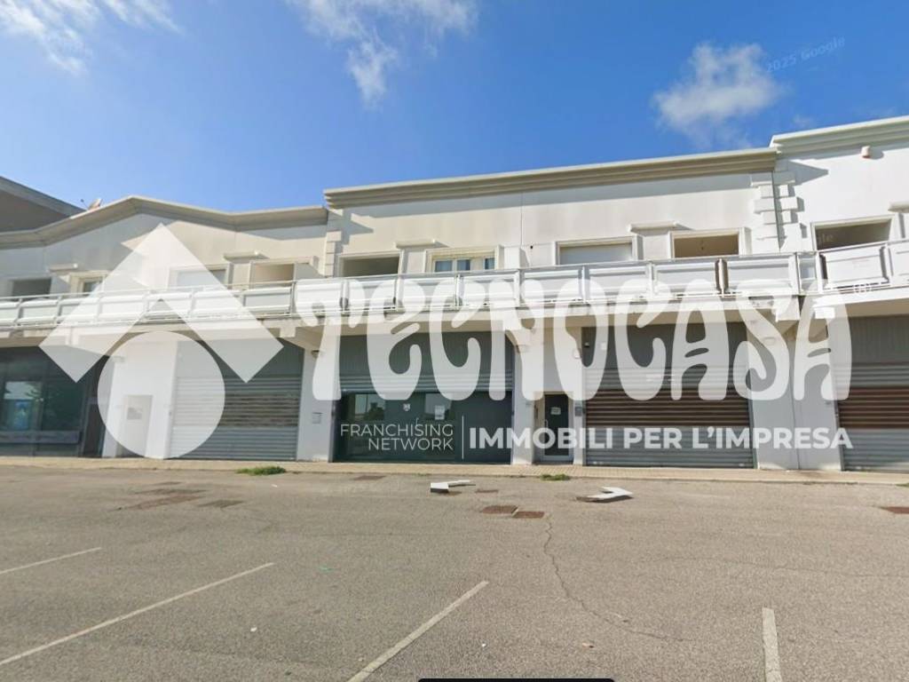 ufficio in affitto a Pomezia in zona Castagnetta