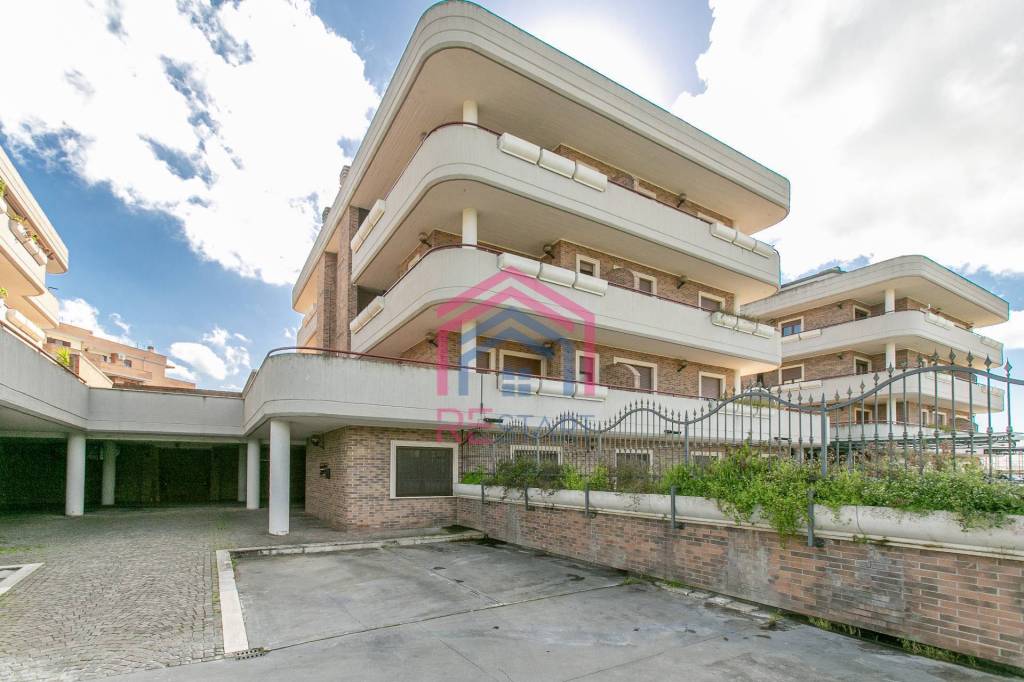 appartamento in affitto a Pomezia