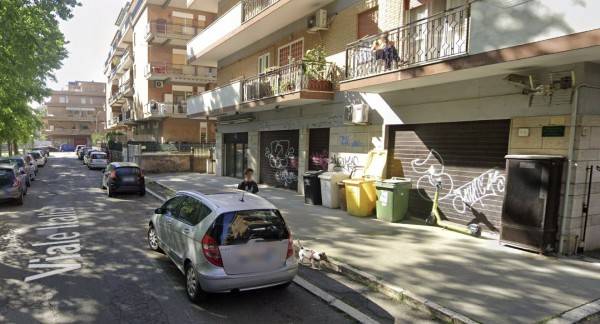 negozio in affitto a Pomezia in zona Torvaianica