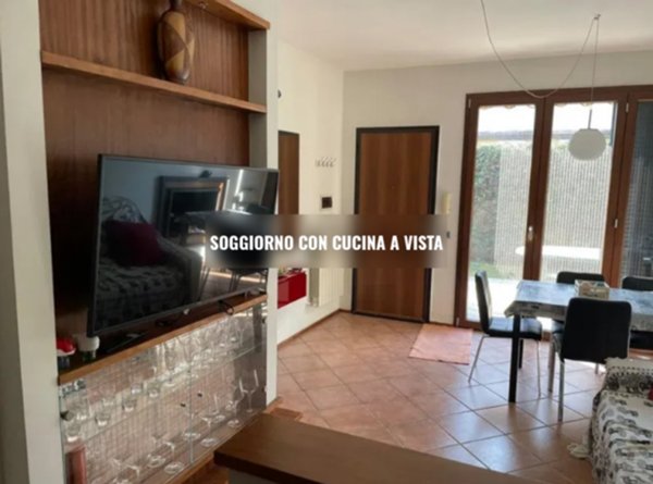 appartamento in affitto a Pomezia in zona Torvaianica