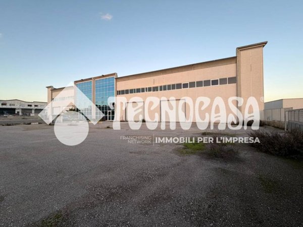 capannone in affitto a Pomezia