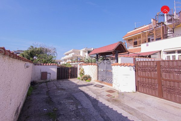 appartamento in affitto a Pomezia in zona Campo Ascolano